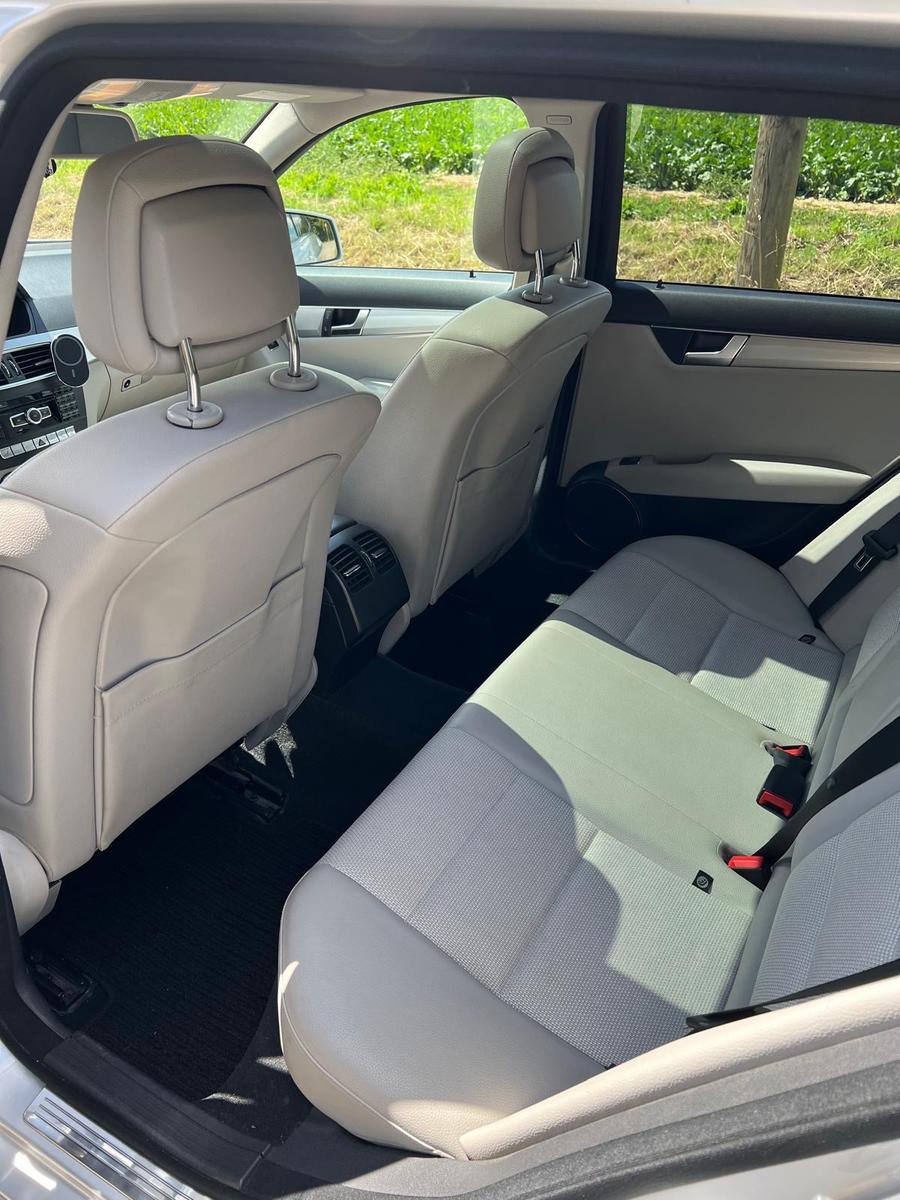 Mercedes-Benz C250 2011 — photo 7
