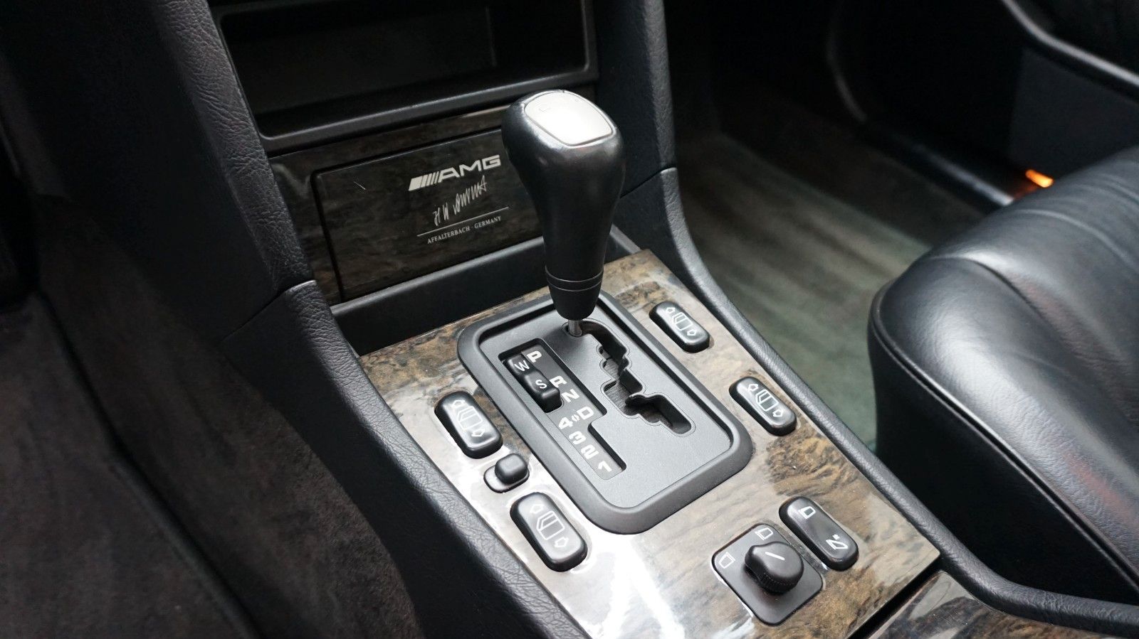 Fahrzeugabbildung Mercedes-Benz C 36 AMG aus deutscher Sammlung.