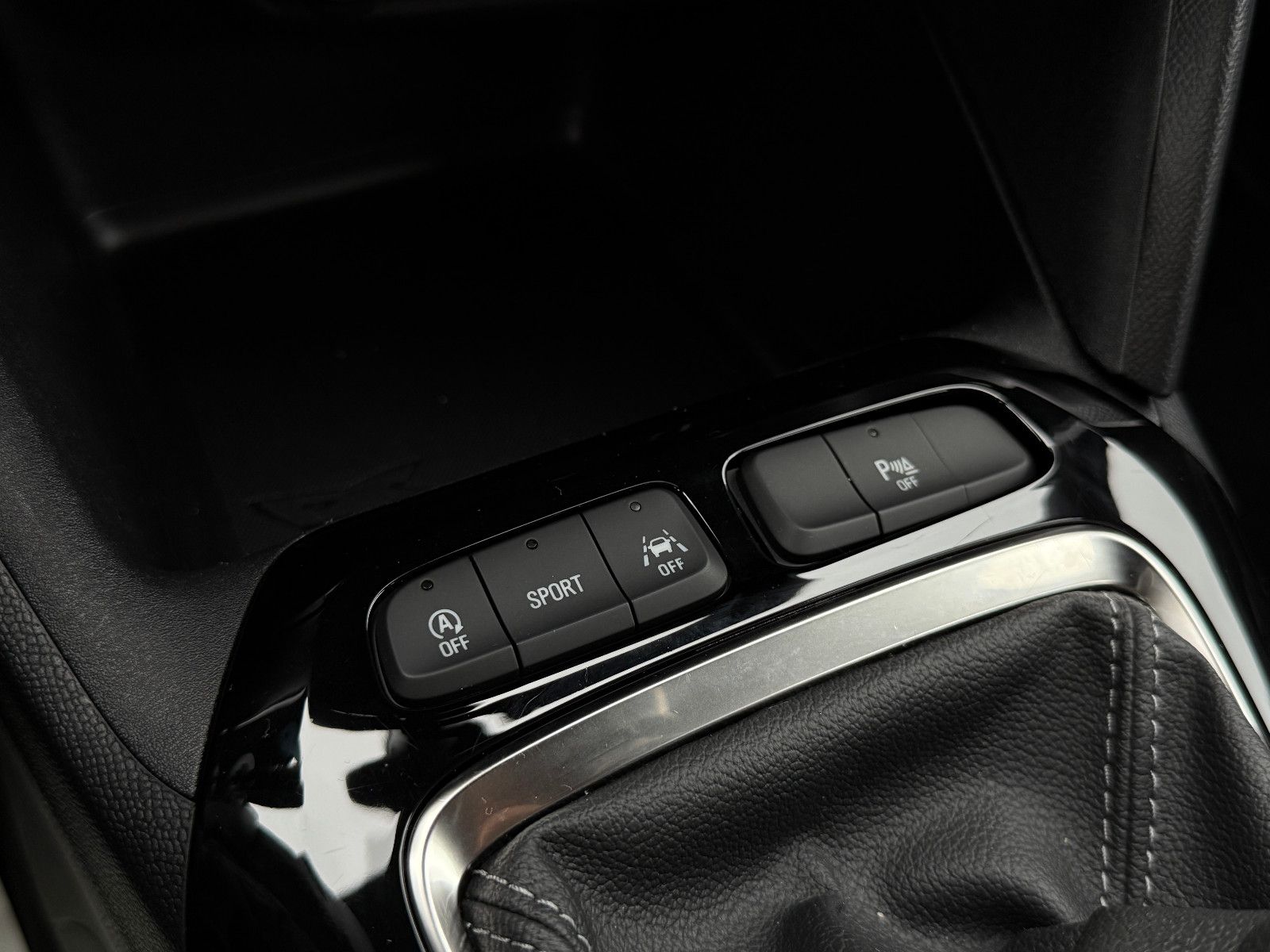 Fahrzeugabbildung Opel Corsa F GS-Line Blis DAB GRA LED Kamera SHZ