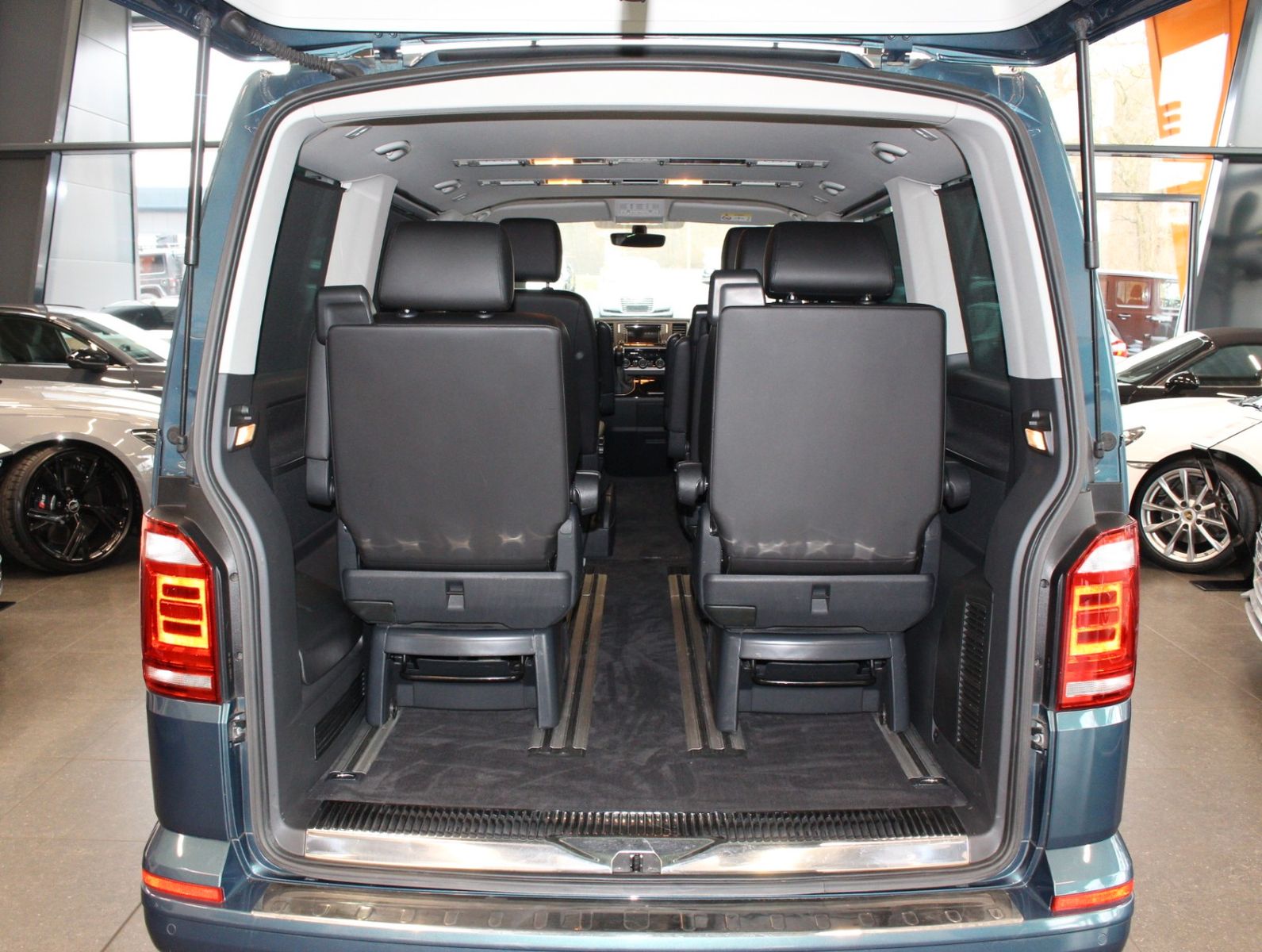 Fahrzeugabbildung Volkswagen T6 Multivan 4Motion Gener. Six*ACC*Kamera*AHK