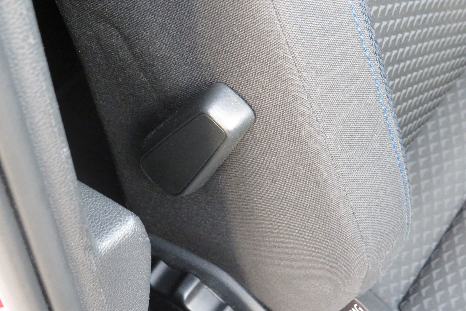 Fahrzeugabbildung Volkswagen Polo United KAMERA SITZH. NAVI KEYLESS APP-CON 1