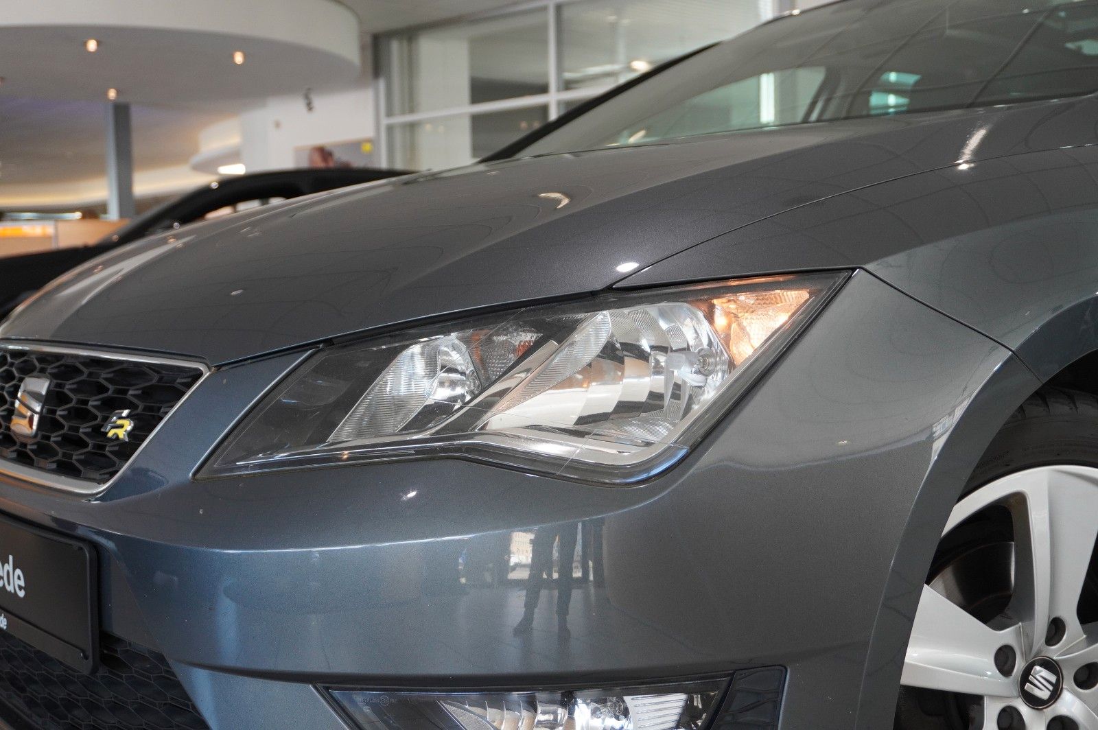 Fahrzeugabbildung SEAT Leon ST 1.4 TSI FR SPORT DSG KLIMA/PDC/TEMP/PANO