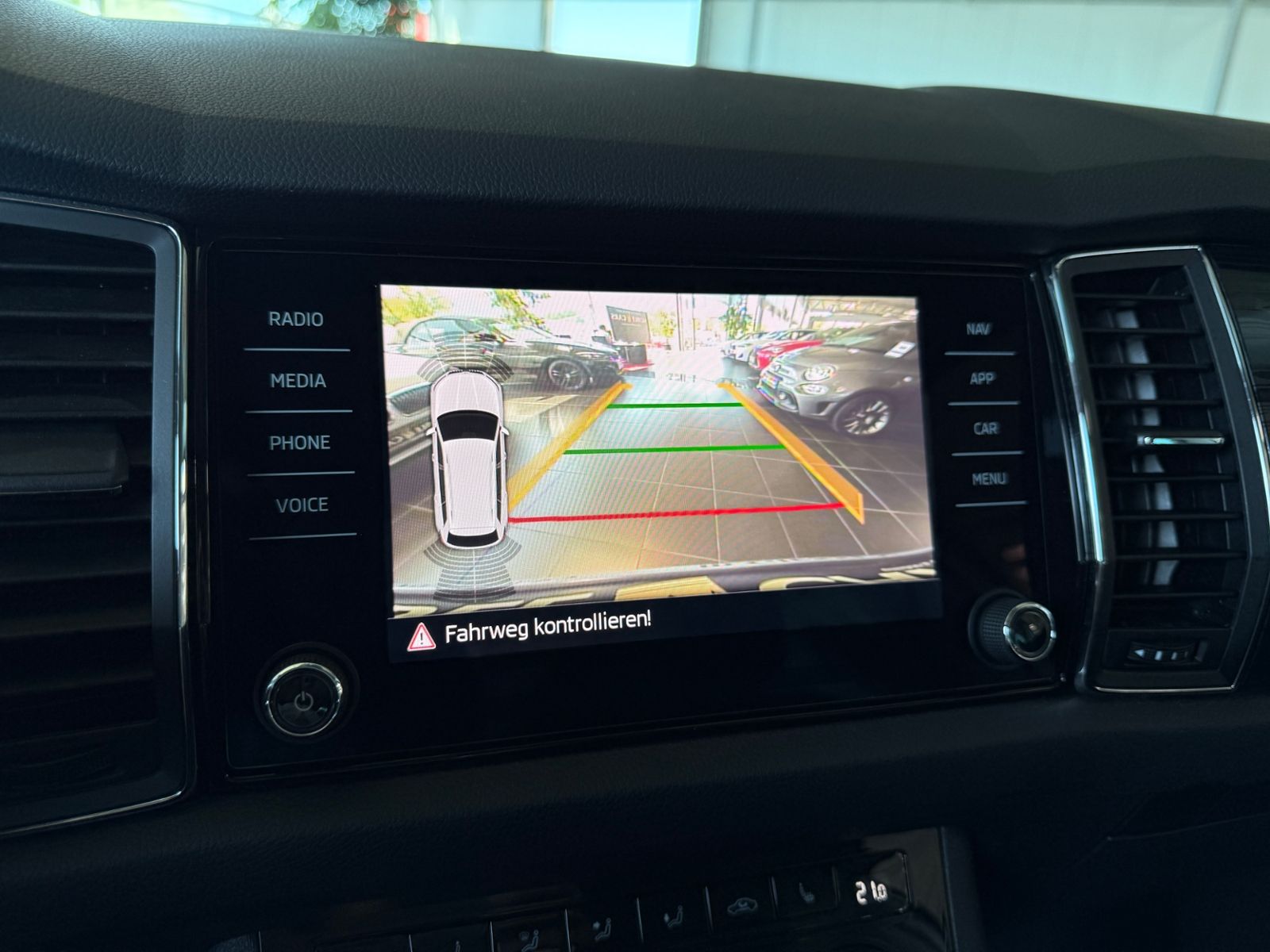 Fahrzeugabbildung SKODA Kodiaq Style 4x4 AHK ACC StHZ CANTON LEDER MEMO