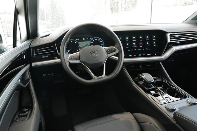 Volkswagen Touareg 3.0TDI 4Motion Leder AHK Pano StdHz 90L 