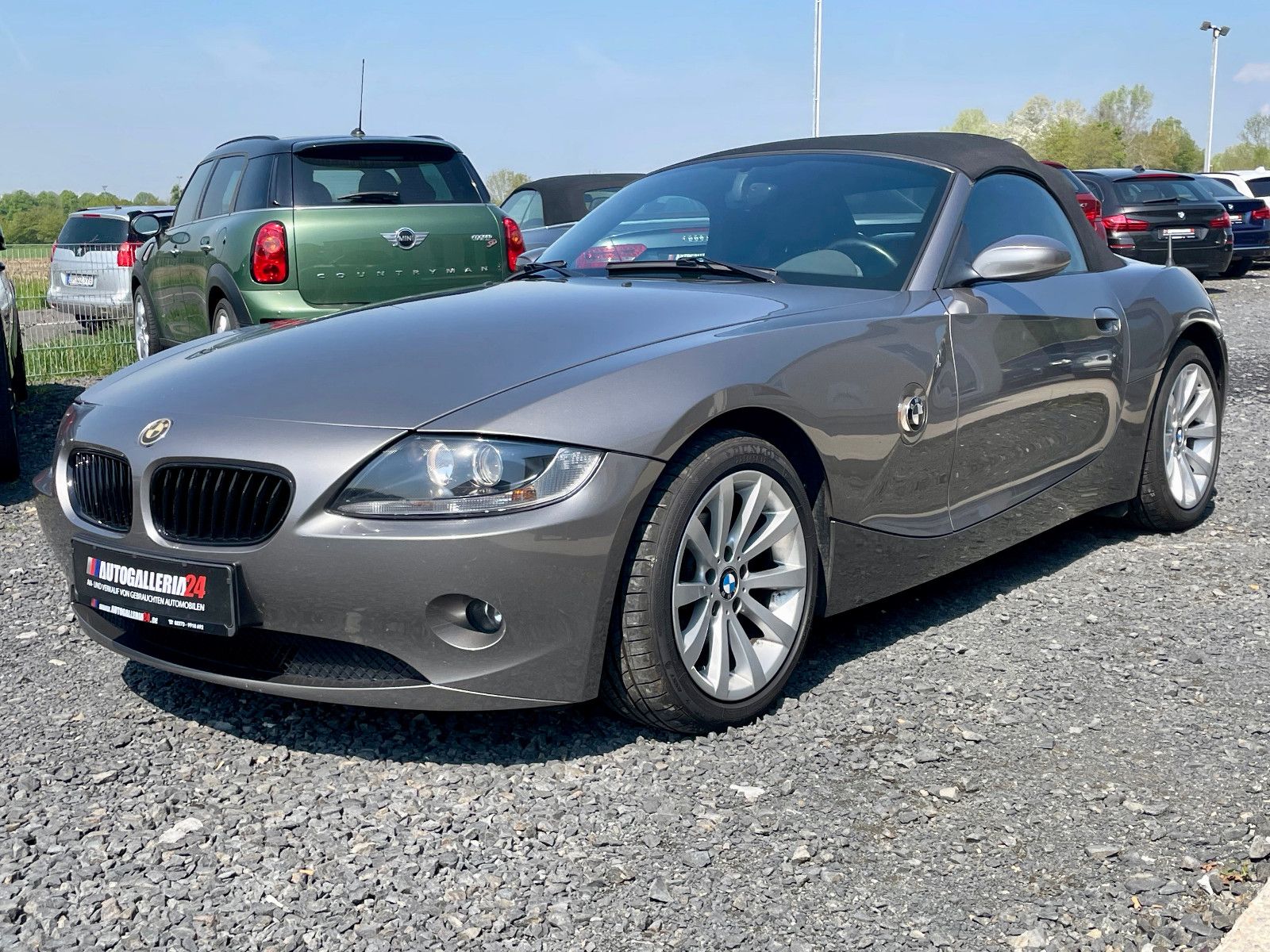 Fahrzeugabbildung BMW Z4 Roadster 2.2i Aut. Leder PDC Klima SPORTLENK