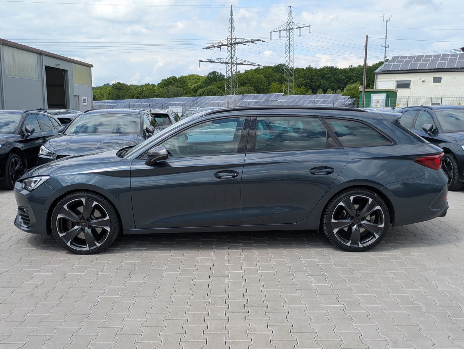 Fahrzeugabbildung CUPRA Leon VZ 2.0TSI 4Drive ACC*PANO*MATRIX*DCC*LM19"