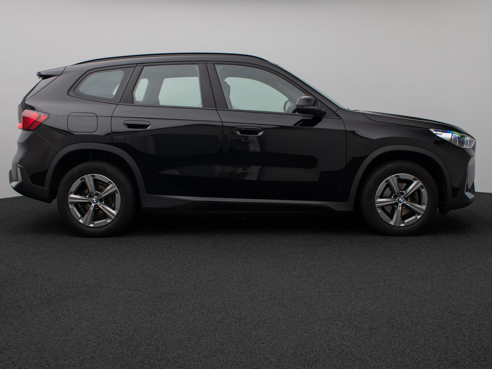 Fahrzeugabbildung BMW X1 sD18i Panorama Kamera DAB H/K Komfort Sport