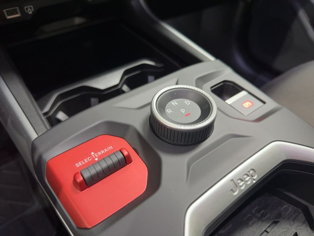 Fahrzeugabbildung Jeep Compass First Edition, LHZ, 360 Grad, Panodach