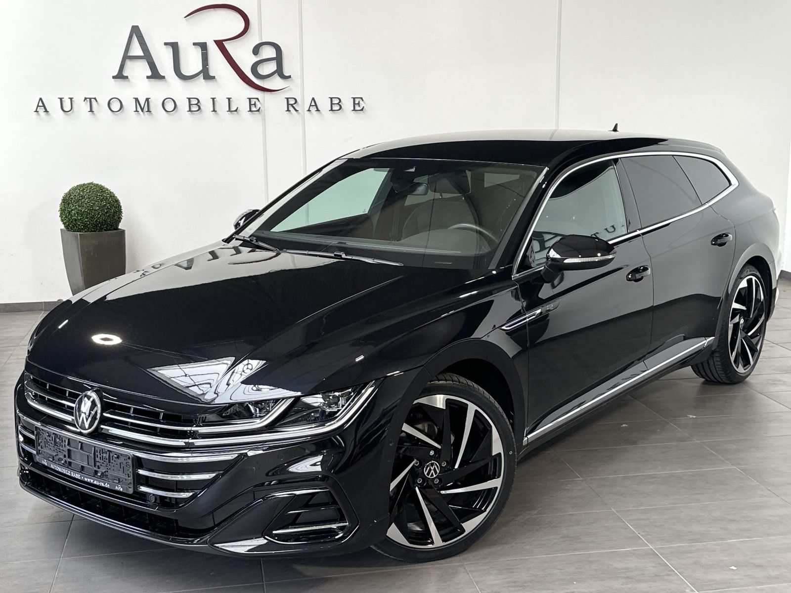 Fahrzeugabbildung Volkswagen Arteon 2.0 TSI DSG R-Line NAV+MATRIX+ACC+VCOCK
