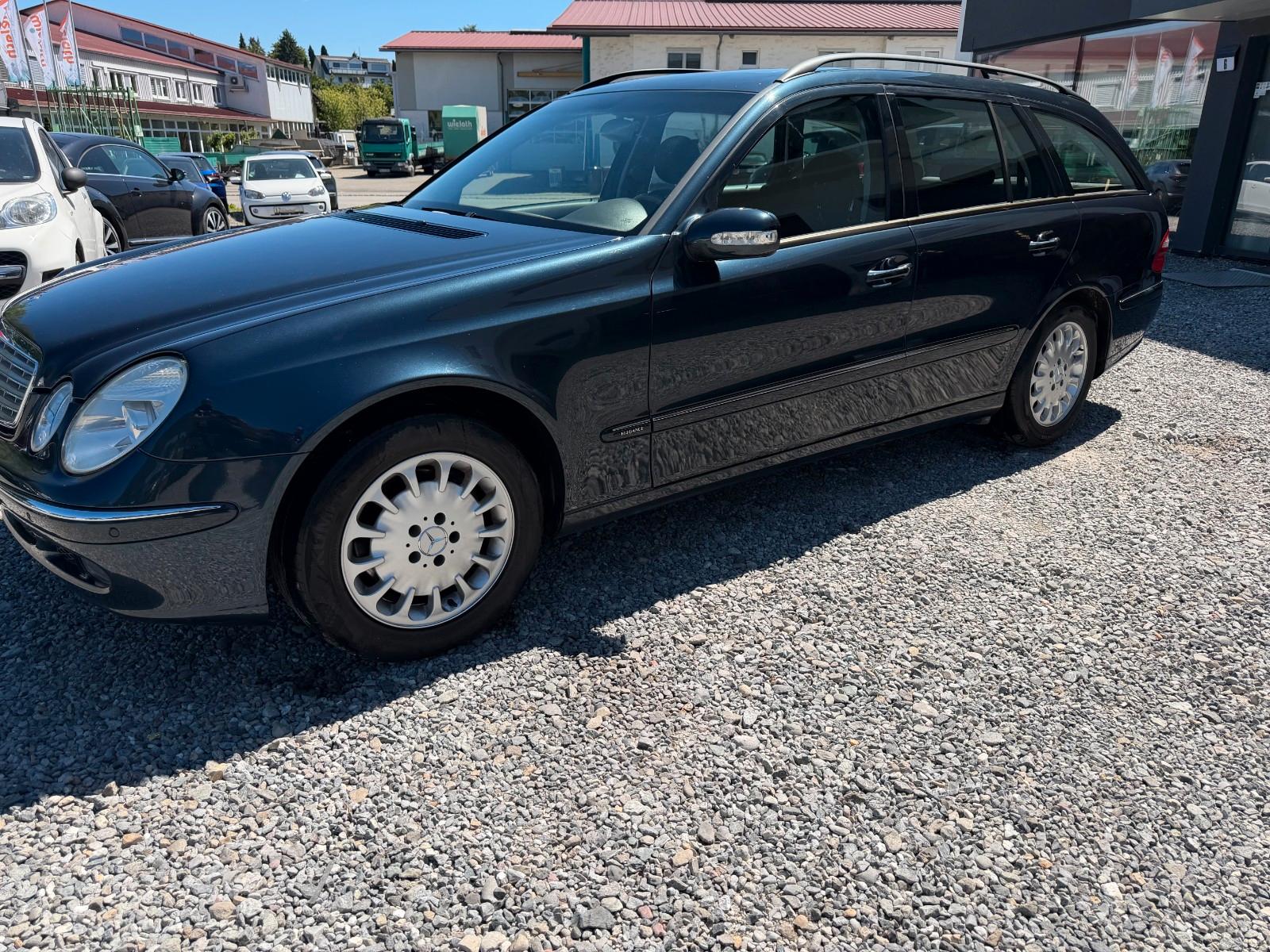 Mercedes-Benz E280 2005 — rear view