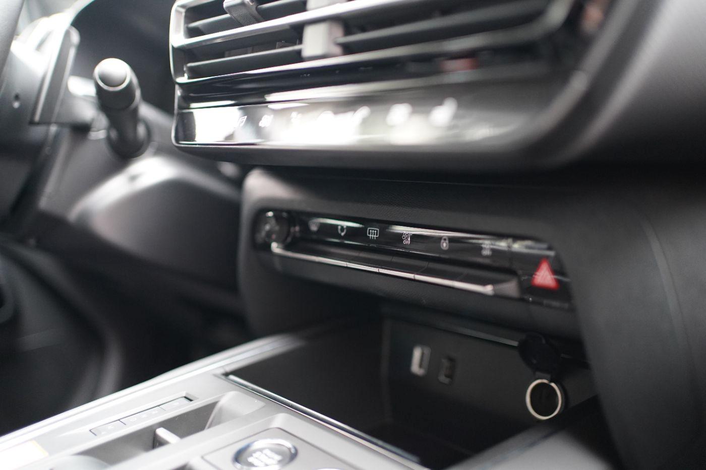 Citroën C5 Aircross Hybrid 145 Plus e-DCS6 Automatik Nav