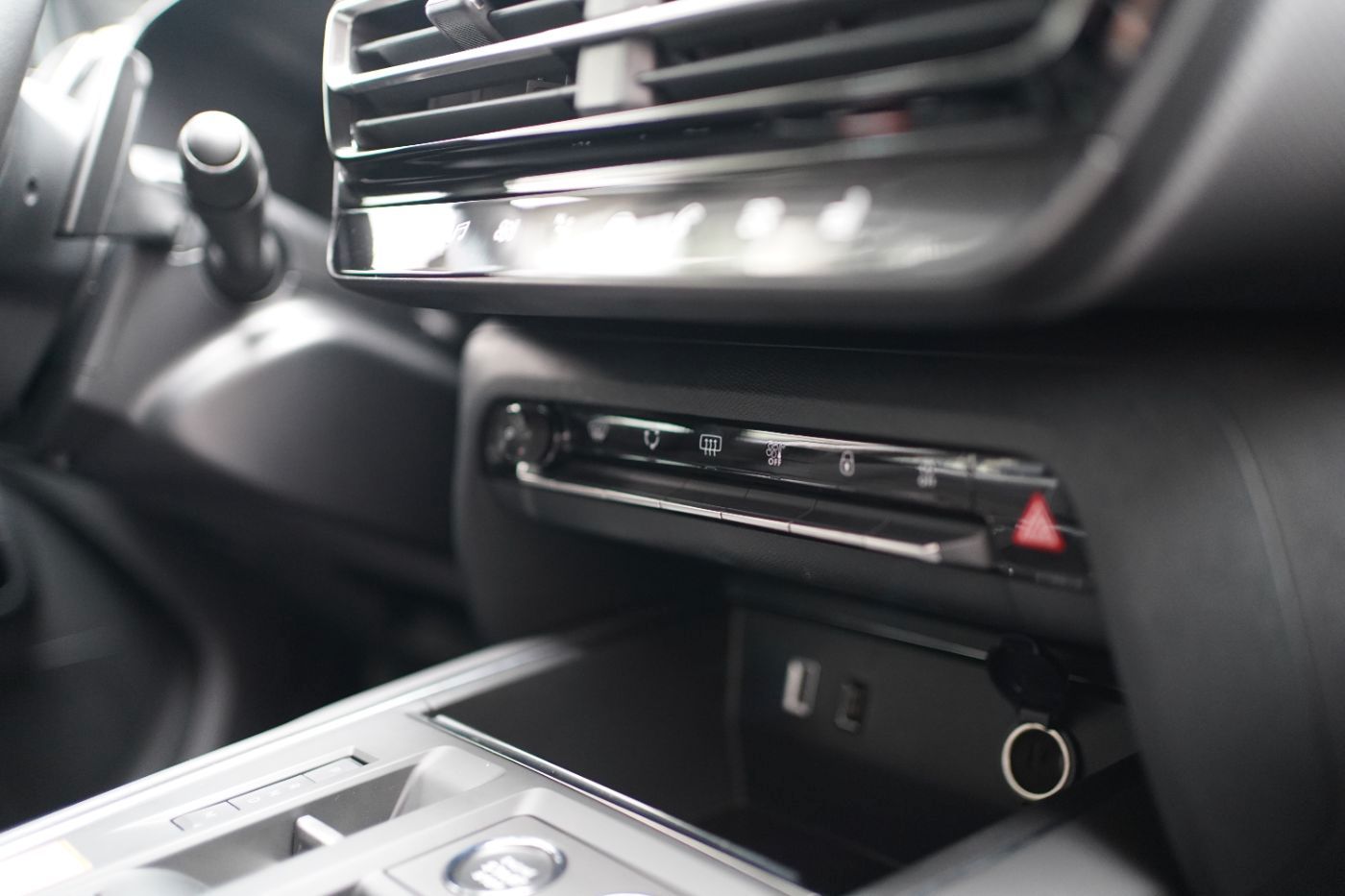 Fahrzeugabbildung Citroën C5 Aircross Hybrid 145 Plus e-DCS6 Automatik Nav