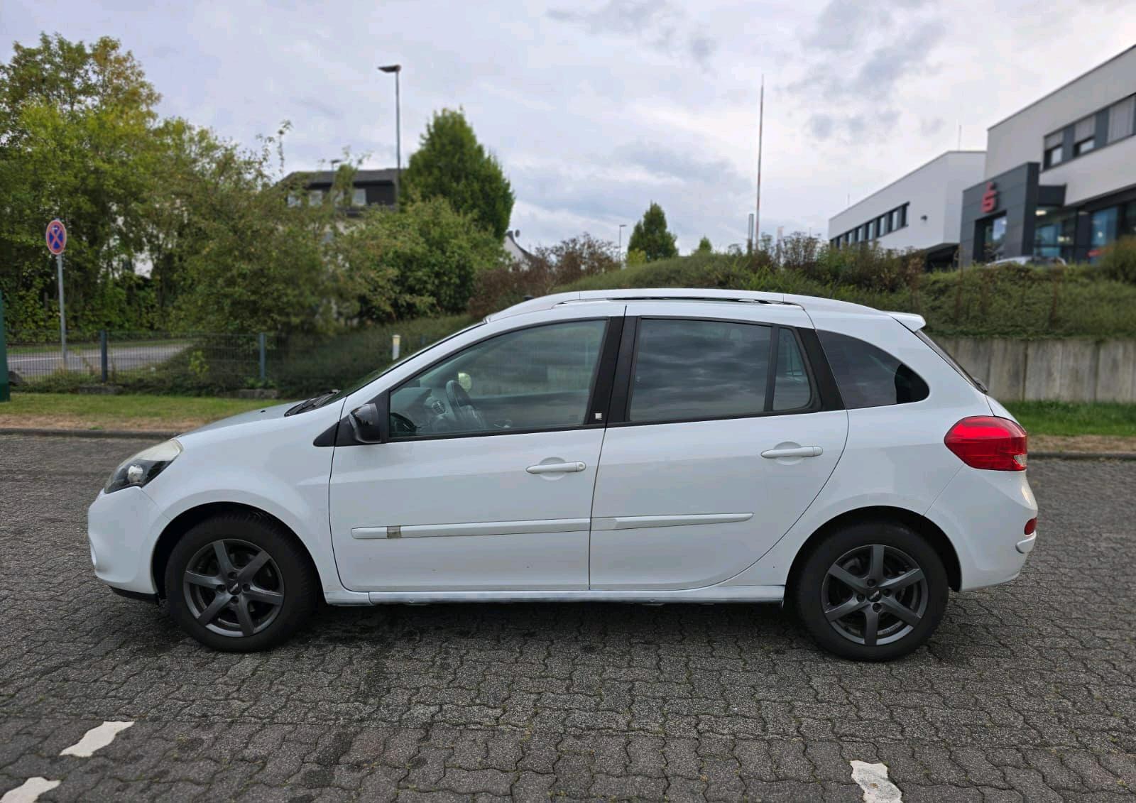 Renault Clio 2010 — photo 14