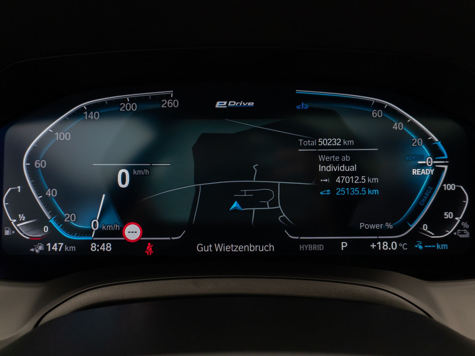 Fahrzeugabbildung BMW 330e xD Luxury Line Panorama HUD Individual Voll