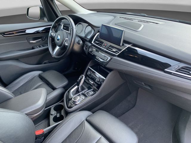 Fahrzeugabbildung BMW 220i Active Tourer Sport Line+LED+Navi+Leder+AHK