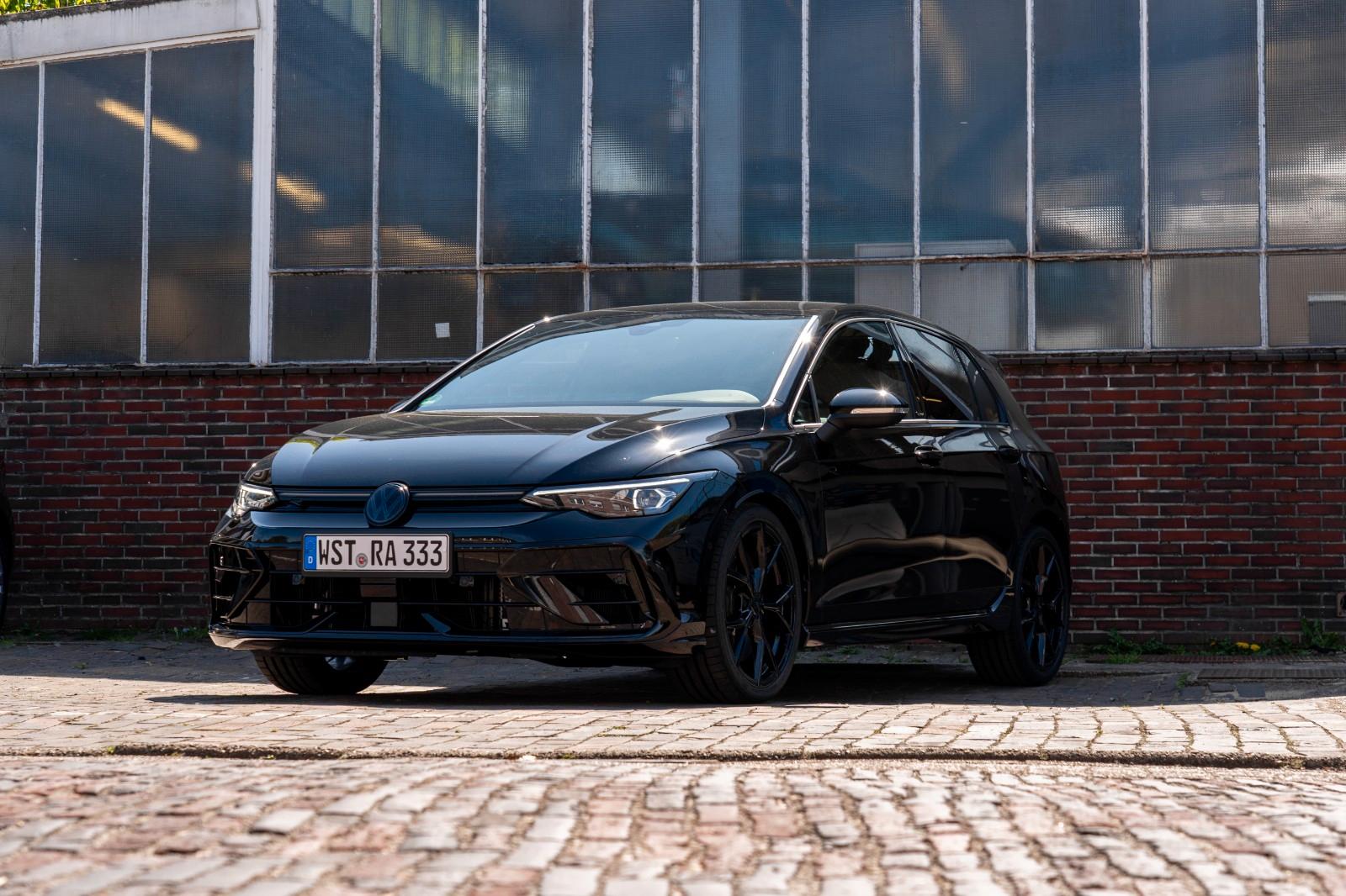 Volkswagen Golf VIII Lim. 2.0 TSI 4Motion R Black Edition