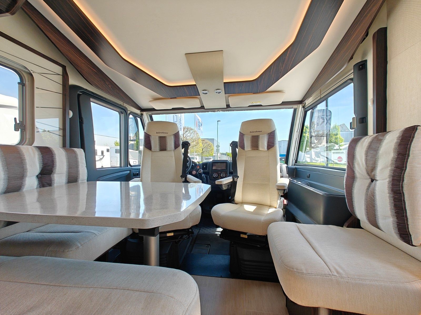 Fahrzeugabbildung Bürstner Elegance I 728 G - 150PS, SAT, TV, Navi, 2x AGM