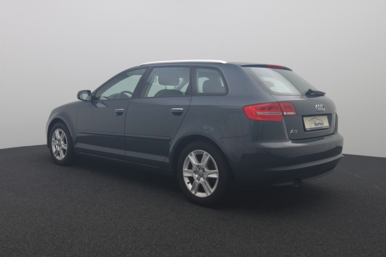 Fahrzeugabbildung Audi A3 Sportback 2.0 TDI Attraction