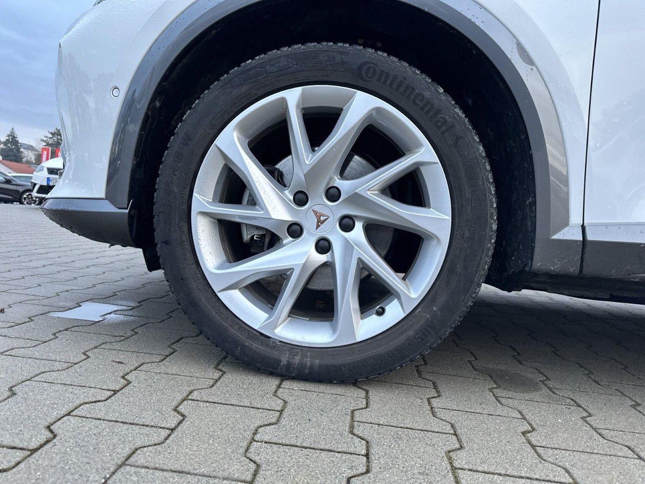 Fahrzeugabbildung CUPRA Formentor 1.4 e-HYBRID (204PS) - mit KI generiert/bearbeitet