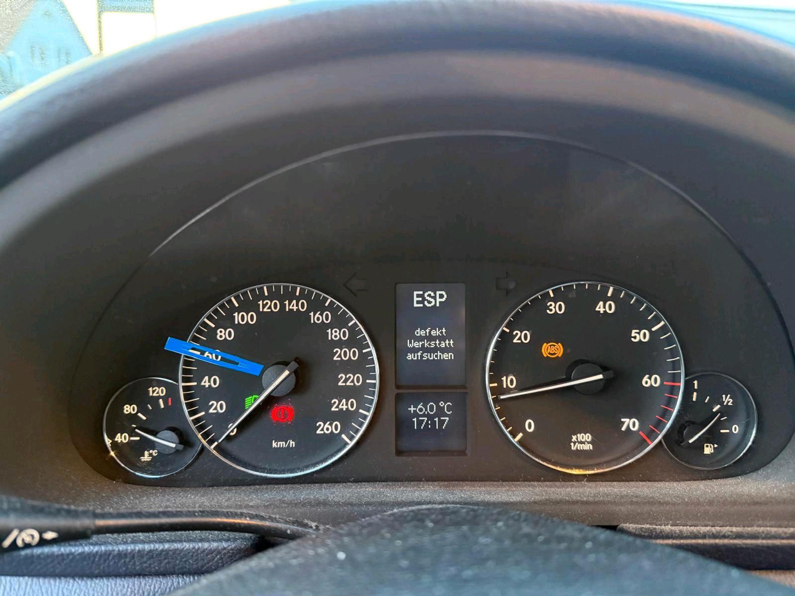 Mercedes-Benz C180 2004 — photo 6