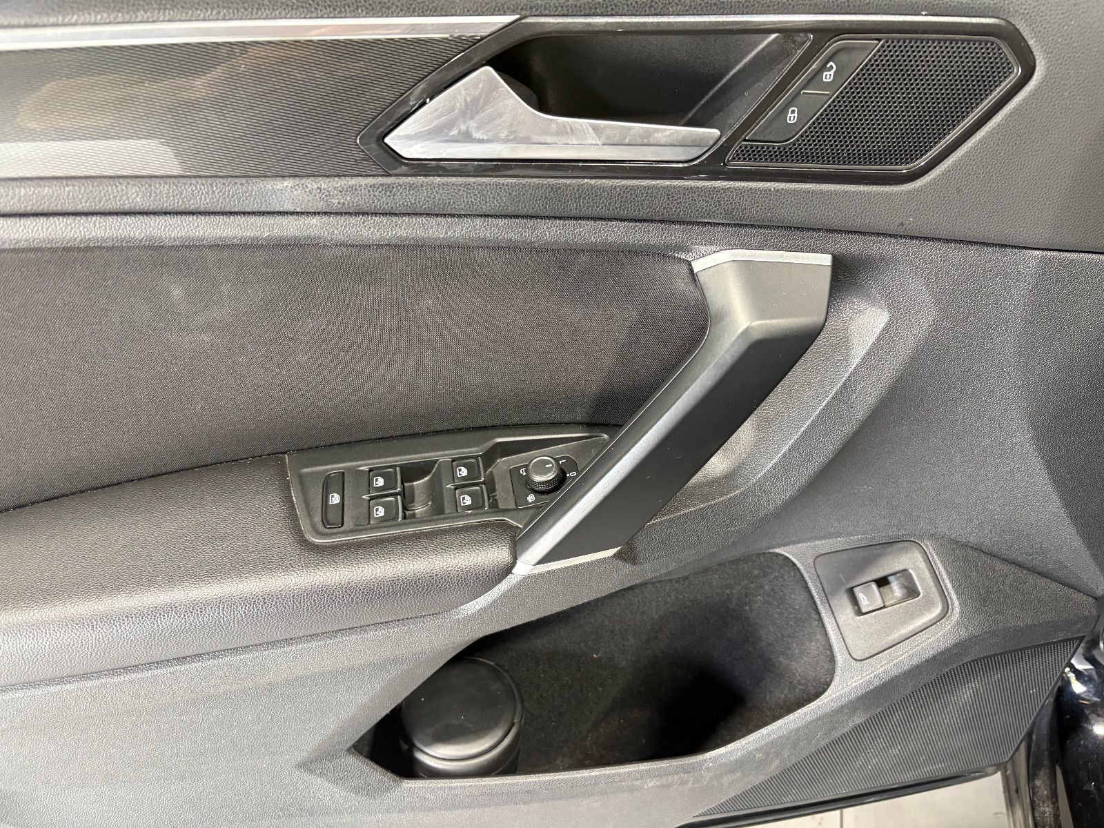 Fahrzeugabbildung Volkswagen Tiguan Highline BMT/4Motion/PANO/ACC/KAMERA/NAVI