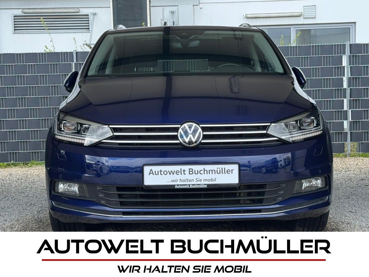 Gebrauchtwagen Volkswagen Touran Touran 2.0 TDI DSG,7-SITZER,LED,KAMERA,PANO,AHK in Nersingen