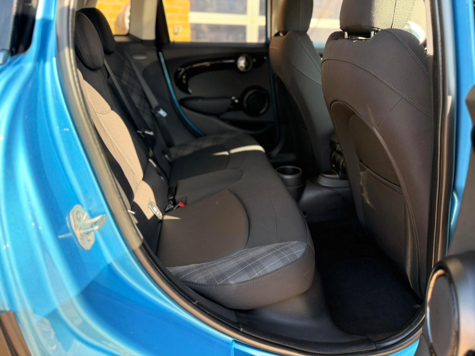 MINI Cooper LED SHZ Navi Tempomat Teilleder Kamera