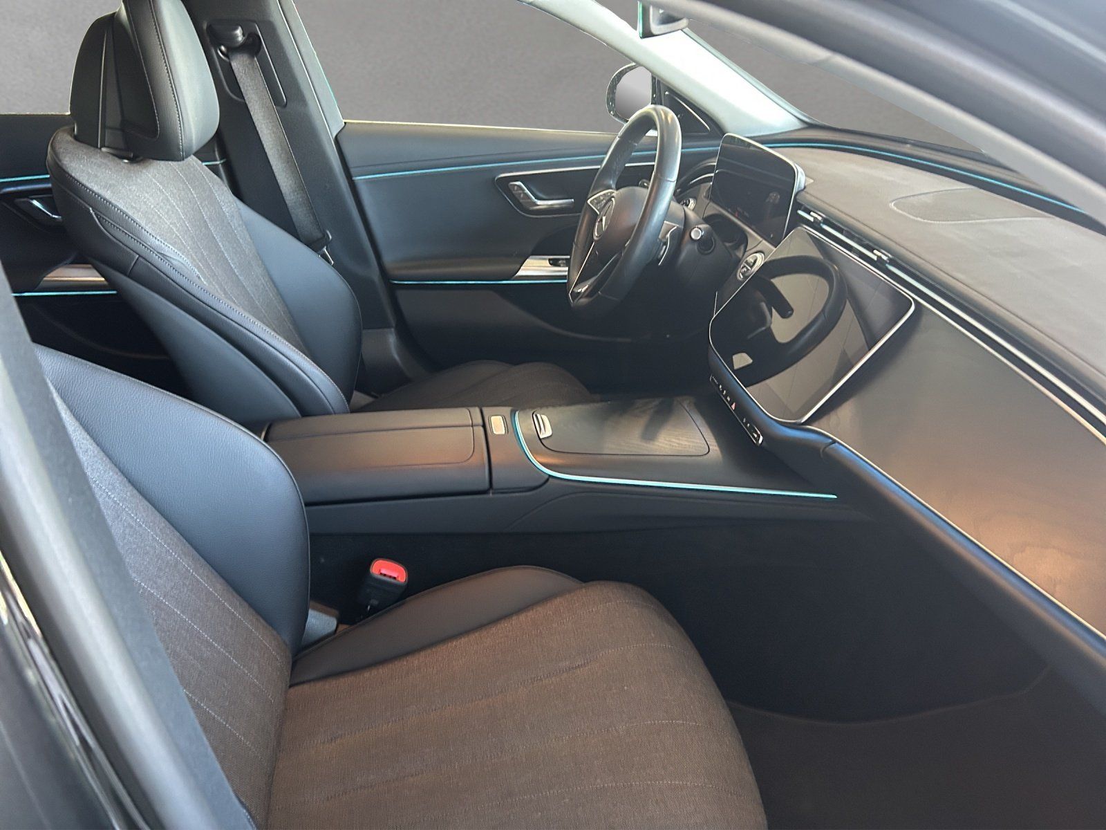 Fahrzeugabbildung Mercedes-Benz E 300e T Avantg Advanced DISTRO Burme LED Kamera