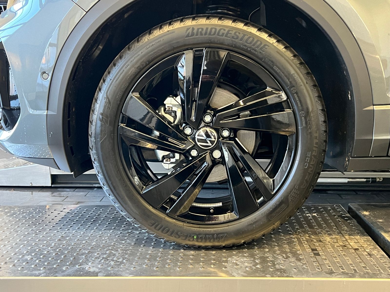 Fahrzeugabbildung Volkswagen T-Roc R-Line 1.5 TSI DSG *Black Style,AHK,Navi*
