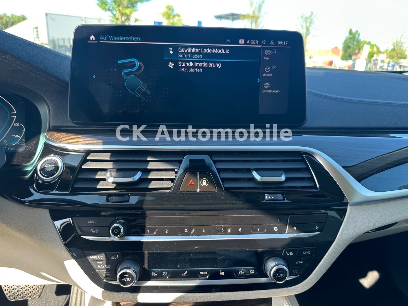 Fahrzeugabbildung BMW 530e xDrive Touring Luxury Line/Pano/LED/Kam/AHK