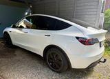 Tesla Model Y Hinterradantrieb RWD / AHK / 8xRäder - Tesla Model Y: Rwd