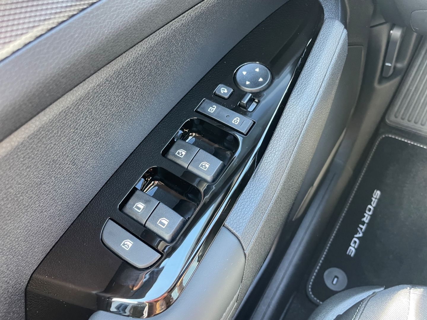 Fahrzeugabbildung Kia Sportage Ultimate Mild-Hybrid LED Kamera Navi DA