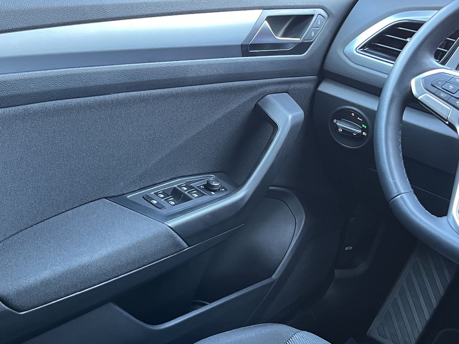Fahrzeugabbildung Volkswagen T-Roc Life*PDC*ViCo*SmartLink