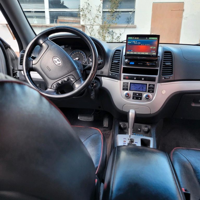 Image of Hyundai SANTA FE
