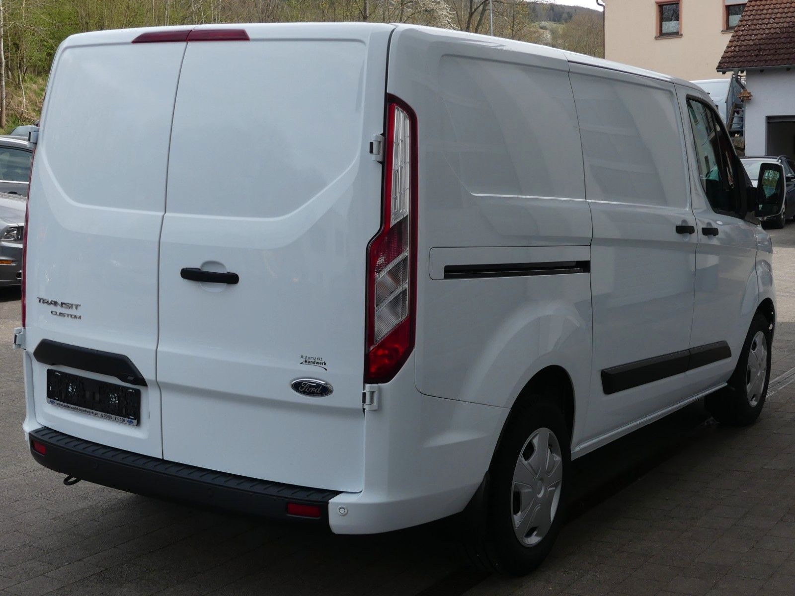 Fahrzeugabbildung Ford Transit Custom Kasten 320 L1 Trend*BLIS*Kamera