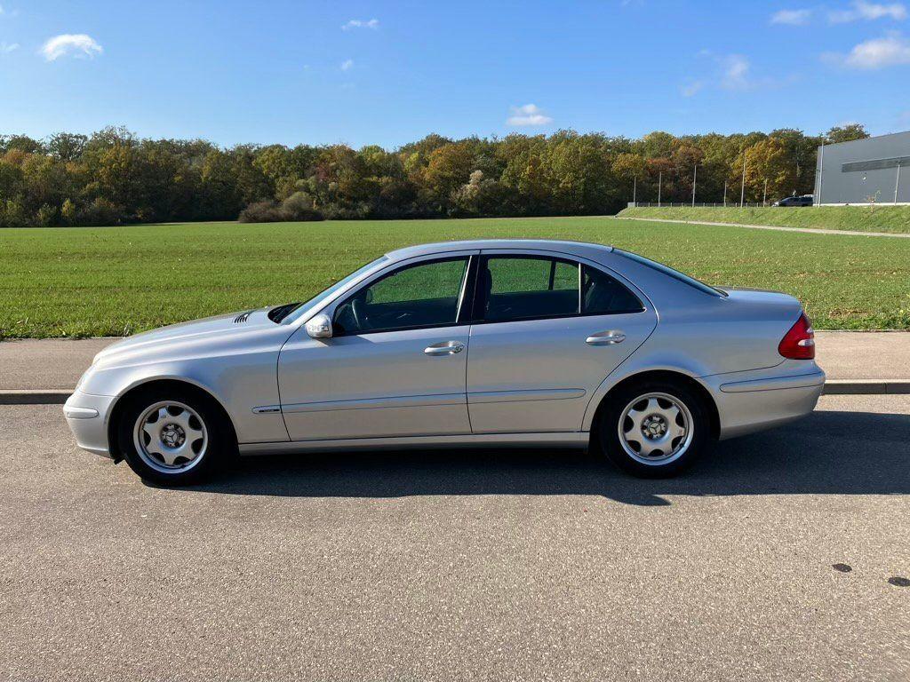 Mercedes-Benz E 220