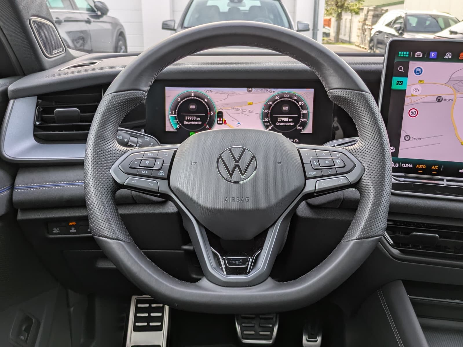 Fahrzeugabbildung Volkswagen Tayron 2.0 TDI 4M R-Line 7Si*MATRIX*AHK*PANO*HUD