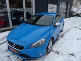 Volvo V40 Kinetic R-Design    78 - gebrauchte Volvo V40 aus dem Jahr 2015