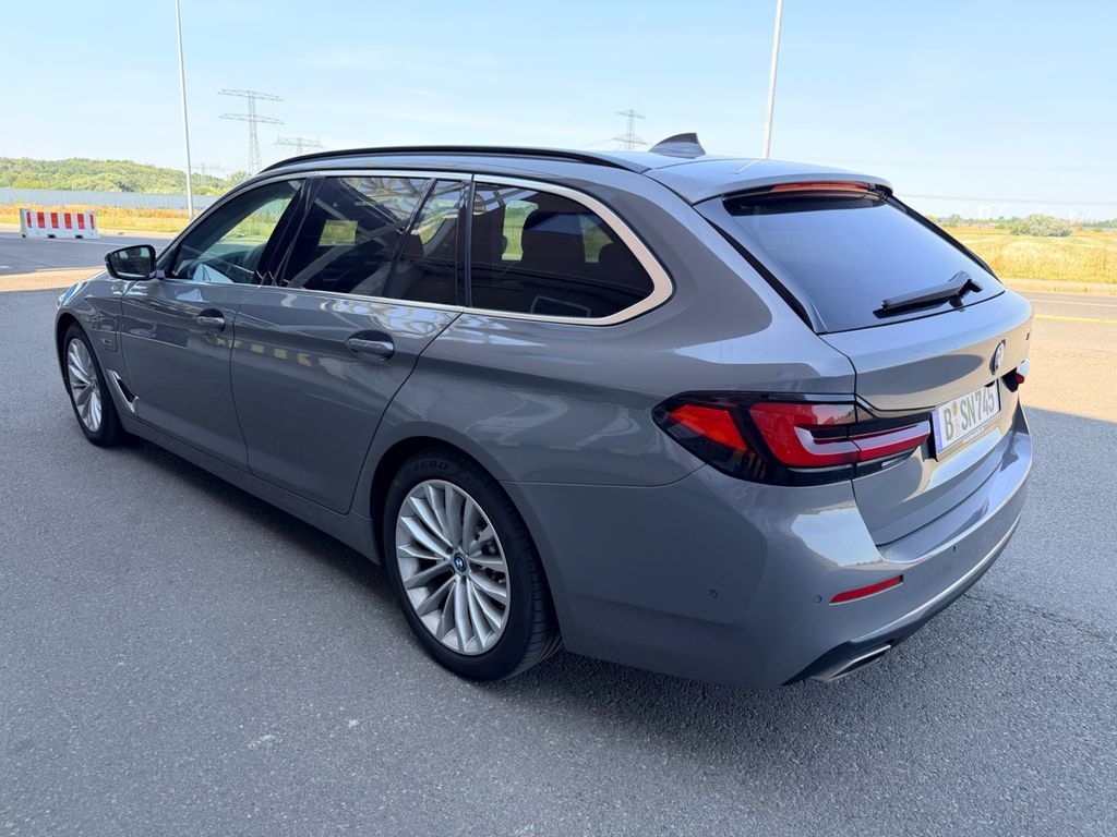 Image of BMW 530