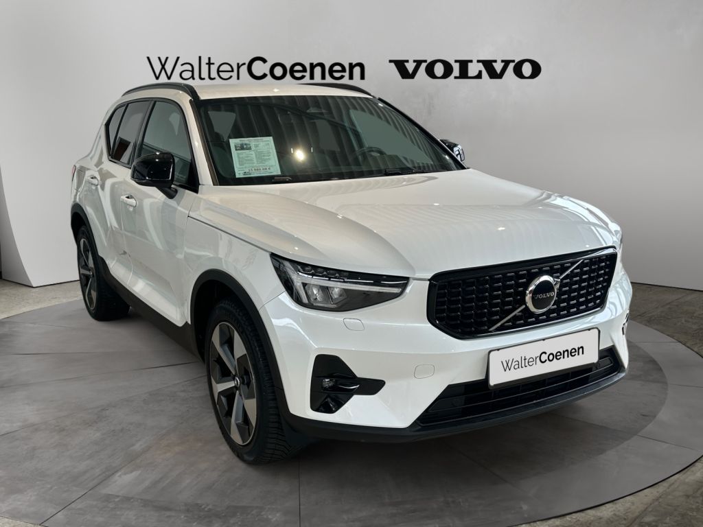 VOLVO XC40 B4 B DKG Plus Dark Fahrerassistenz-Paket VOLVO XC40 B4 B DKG Plus Dark Fahrerassistenz-Paket