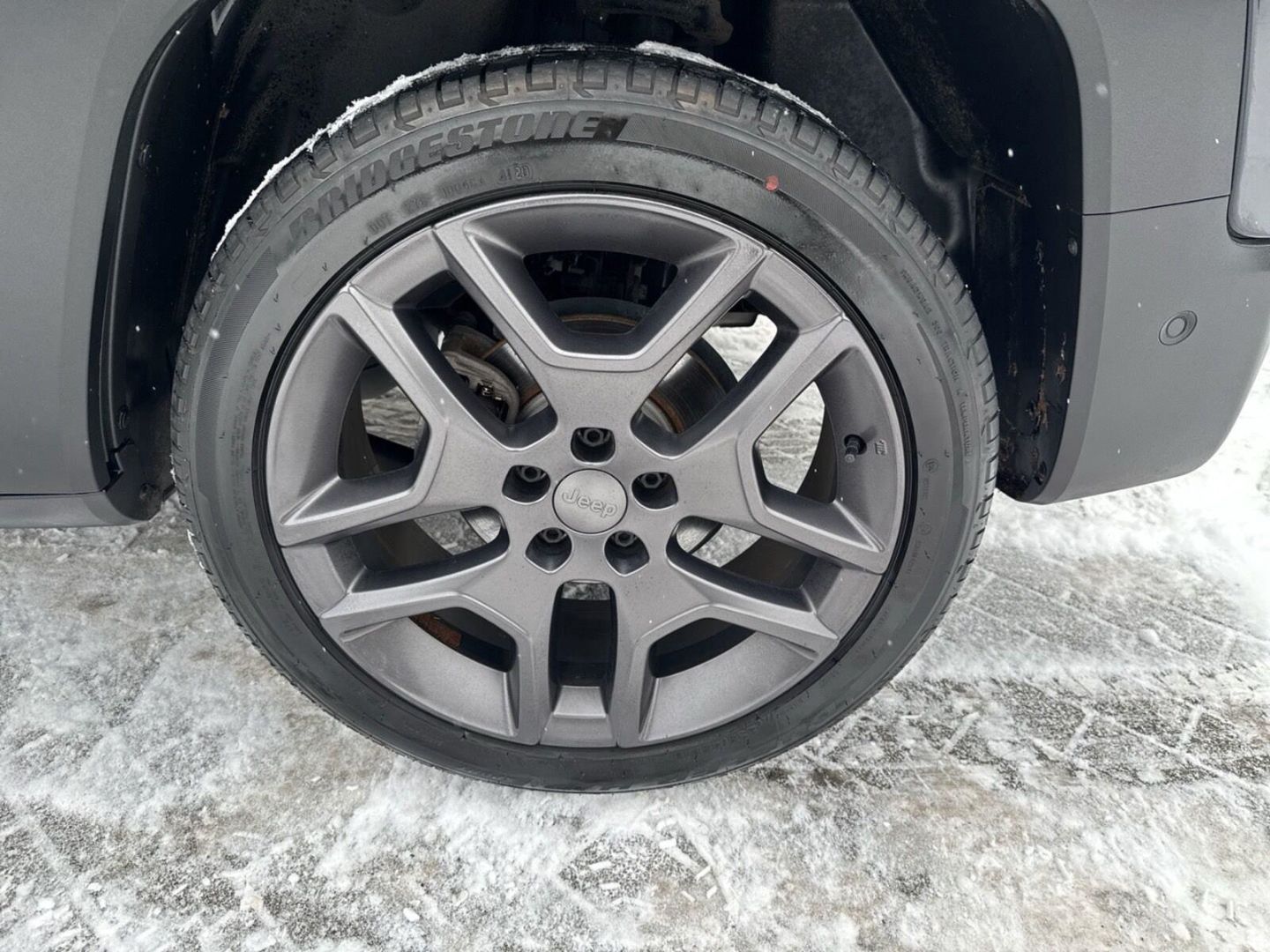 Fahrzeugabbildung Jeep Renegade Limited FWD 1.3 T-GDI -Navigation-LED-