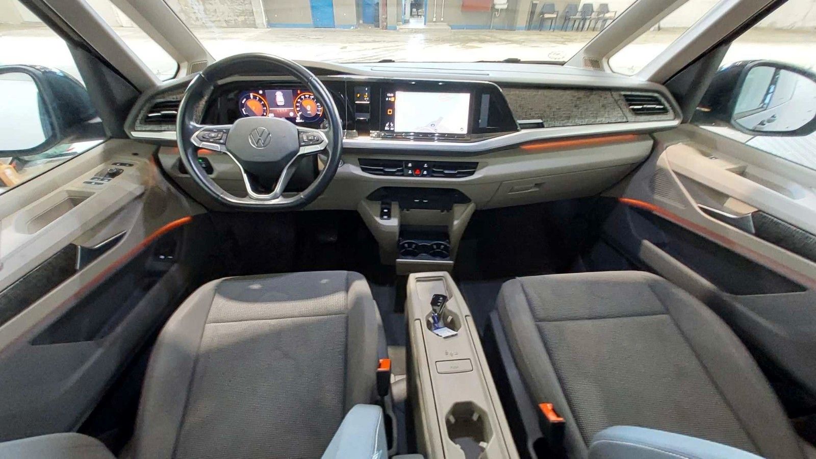 Volkswagen T7 Multivan eHybrid LANG Energetic PANO IQ ACC imagem 3