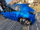 Peugeot GT Teilleder Navi LED Kamera ACC - blaue Peugeot 208