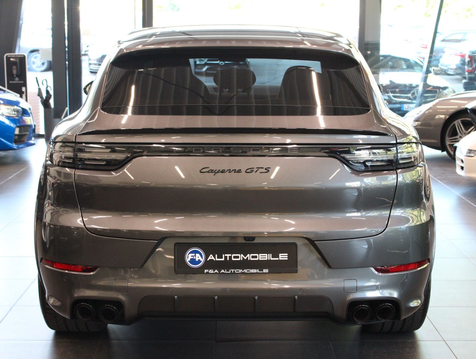 Fahrzeugabbildung Porsche Cayenne GTS Sport Chrono+Sport Design+HUD+ACC
