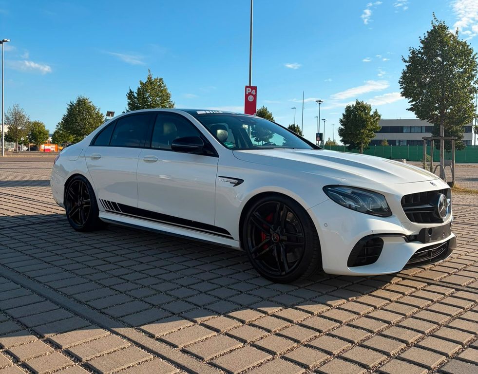 Image of Mercedes-Benz E 63 AMG