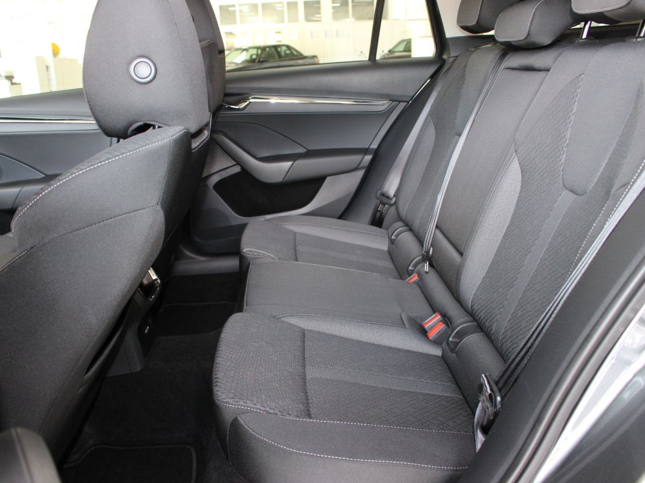 Fahrzeugabbildung SKODA Octavia Combi 1.5 TSI mHEV Style HUD/ACC/Navi