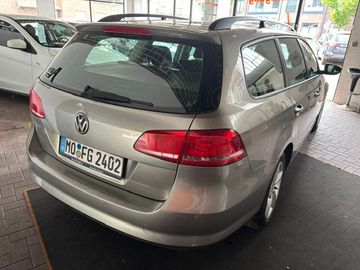Volkswagen Passat Variant - 8