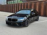 BMW M5 xDrive full option cs look Bower Wilkins  - BMW M5 von privat