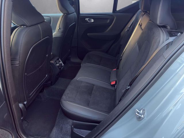 Volvo XC40 Plus Dark 2WD