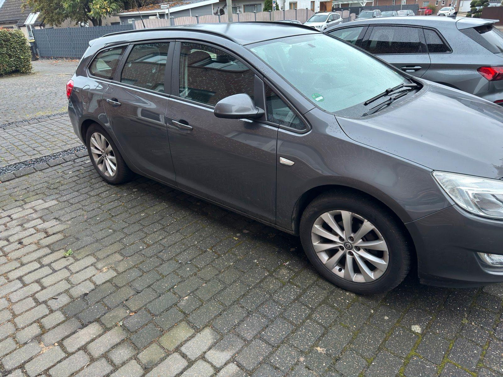 Opel Astra, 2012